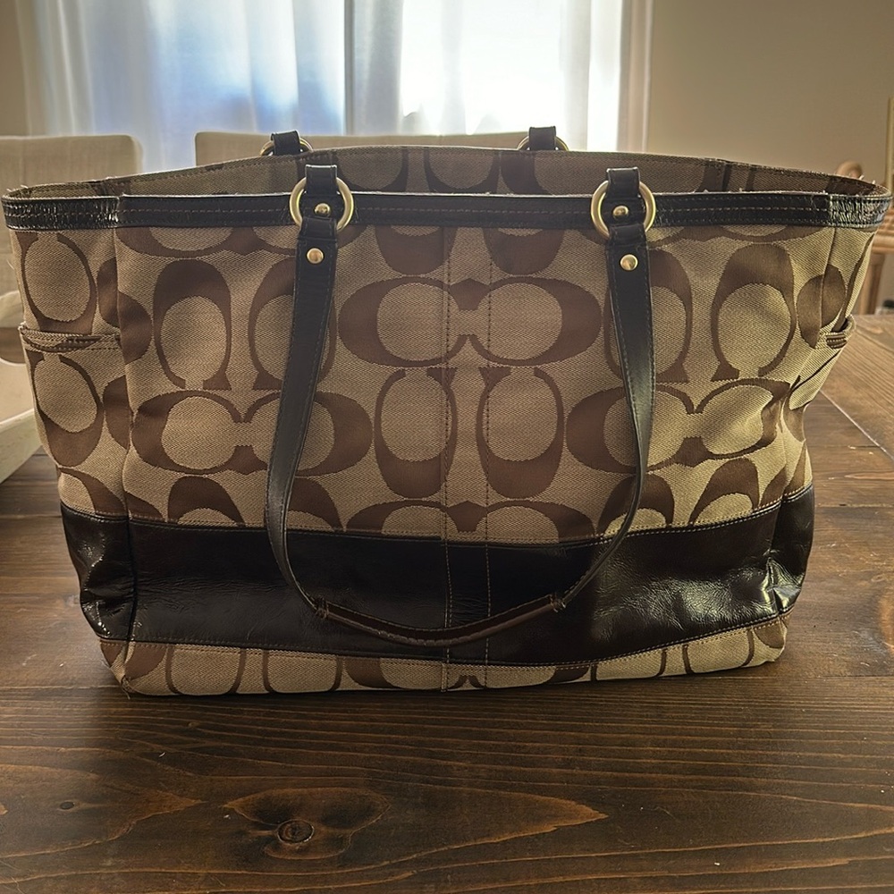 Large coach tote bag, in great condition.